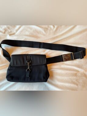 Gucci Waist Bag, cross body minimalist Silver Hardware